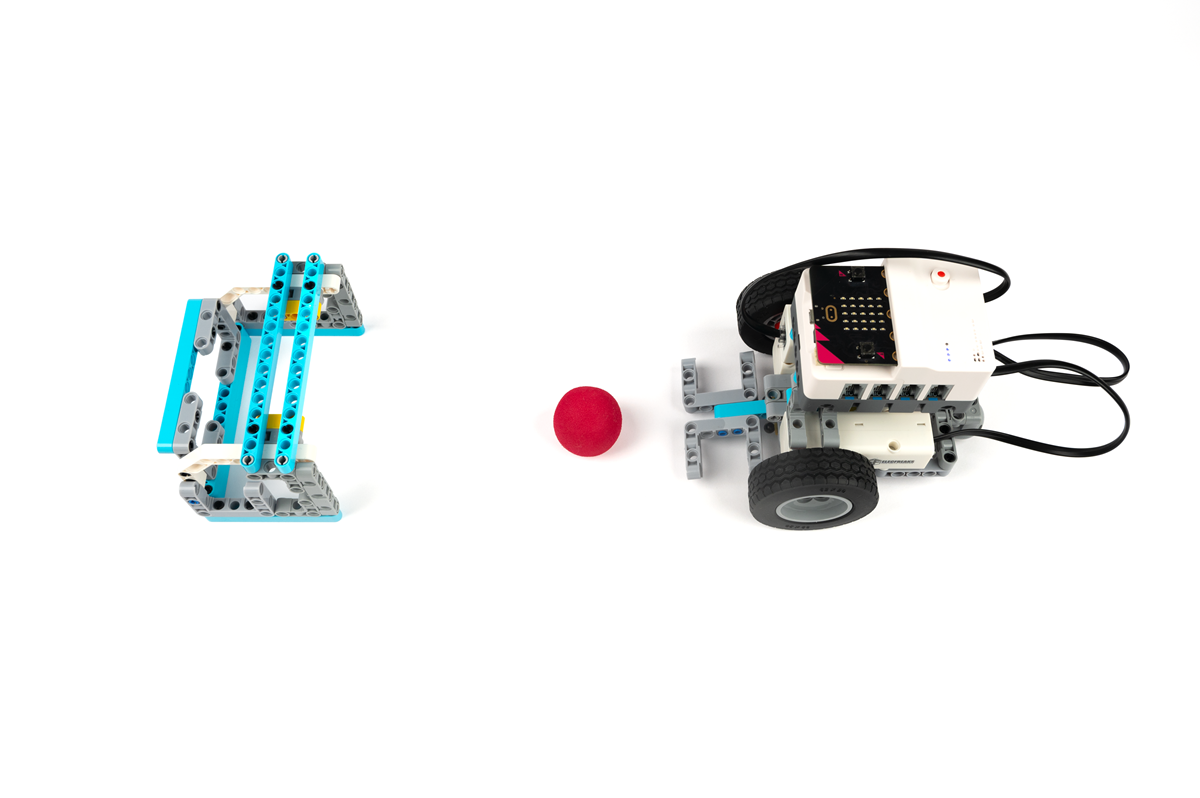 Case 9 Line-Patrolling Soccer-Kicking Robot